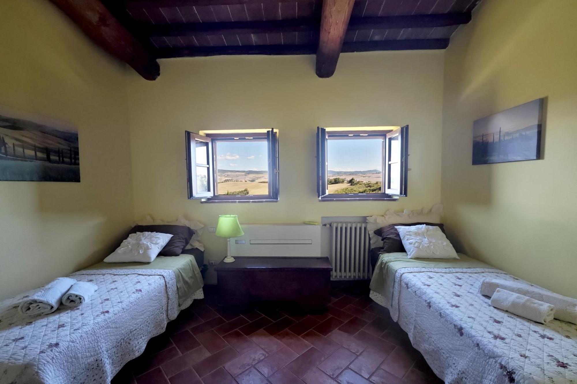 Relax Palazzo Monaci Apartment Asciano Luaran gambar